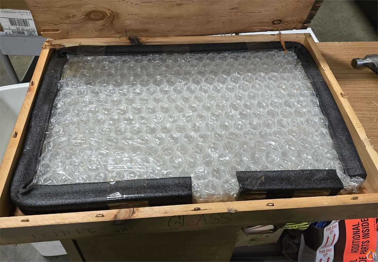 TEREX RH REAR GLASS STATIONARY FOR TEREX T300