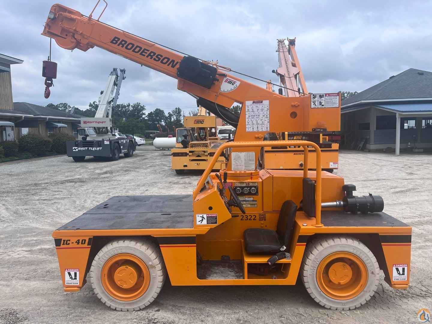 2015 Broderson IC-40-2C