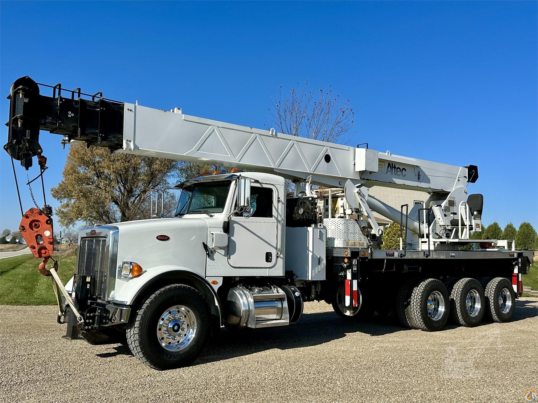 2013 Altec AC38-127S
