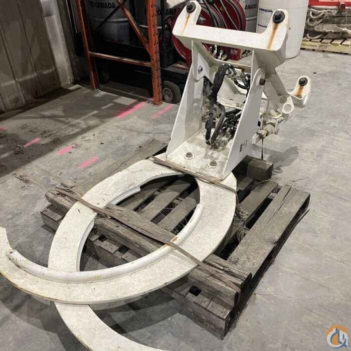 TADANO/MANTIS POLE CLAW ATTACHMENT