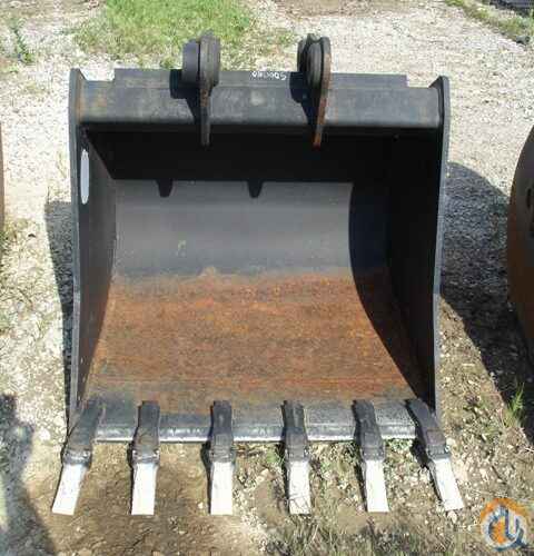 DAEWOO/DOOSAN S75-V 36 INCH BUCKET S001350