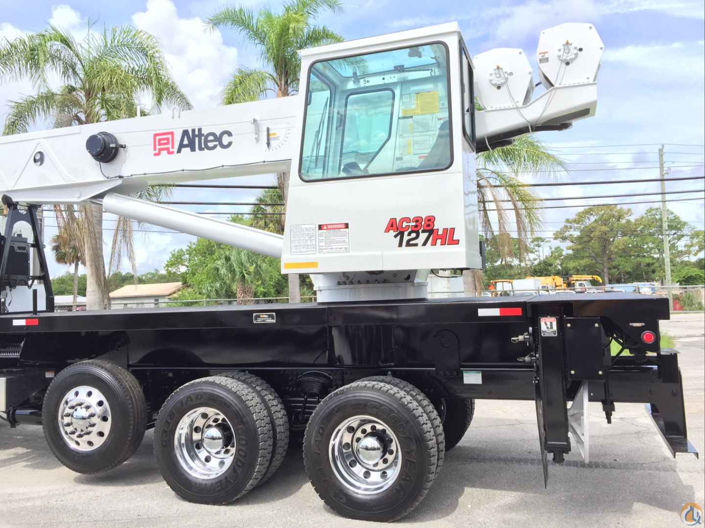 2013 Altec AC38-127S