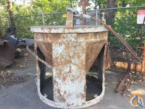 1990 Concrete Bucket