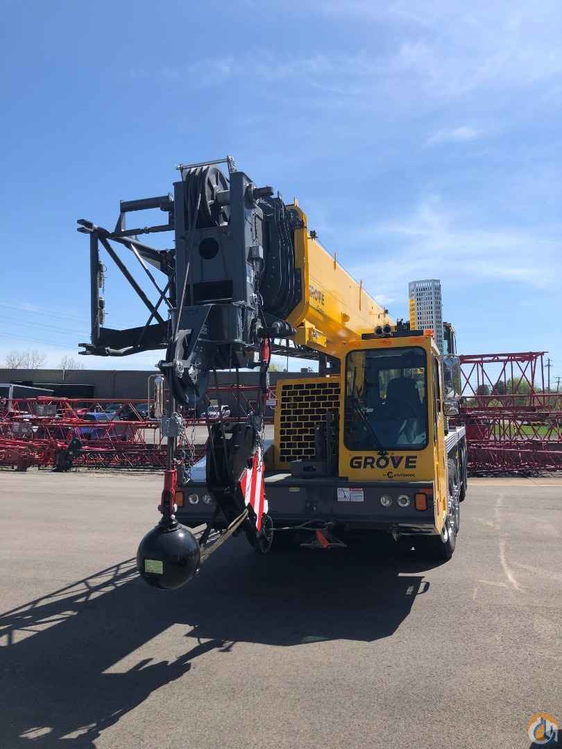 2022 Grove TMS700E
