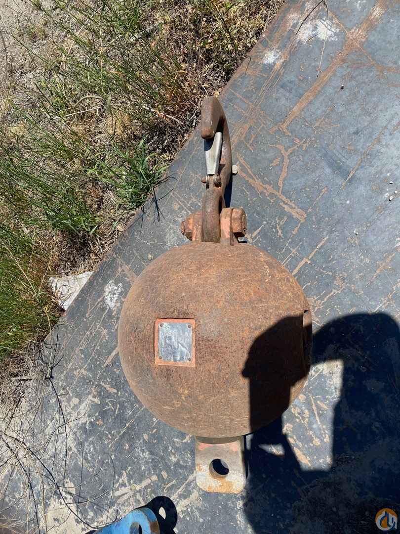 25 Ton, 800# Hook Ball; CranesList ID: 539,