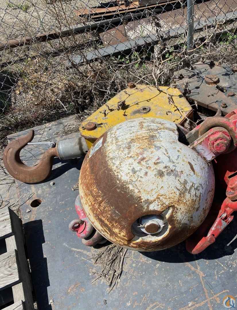 30 Ton, 1,500-2,000# Hook Ball; CranesList ID: 542,