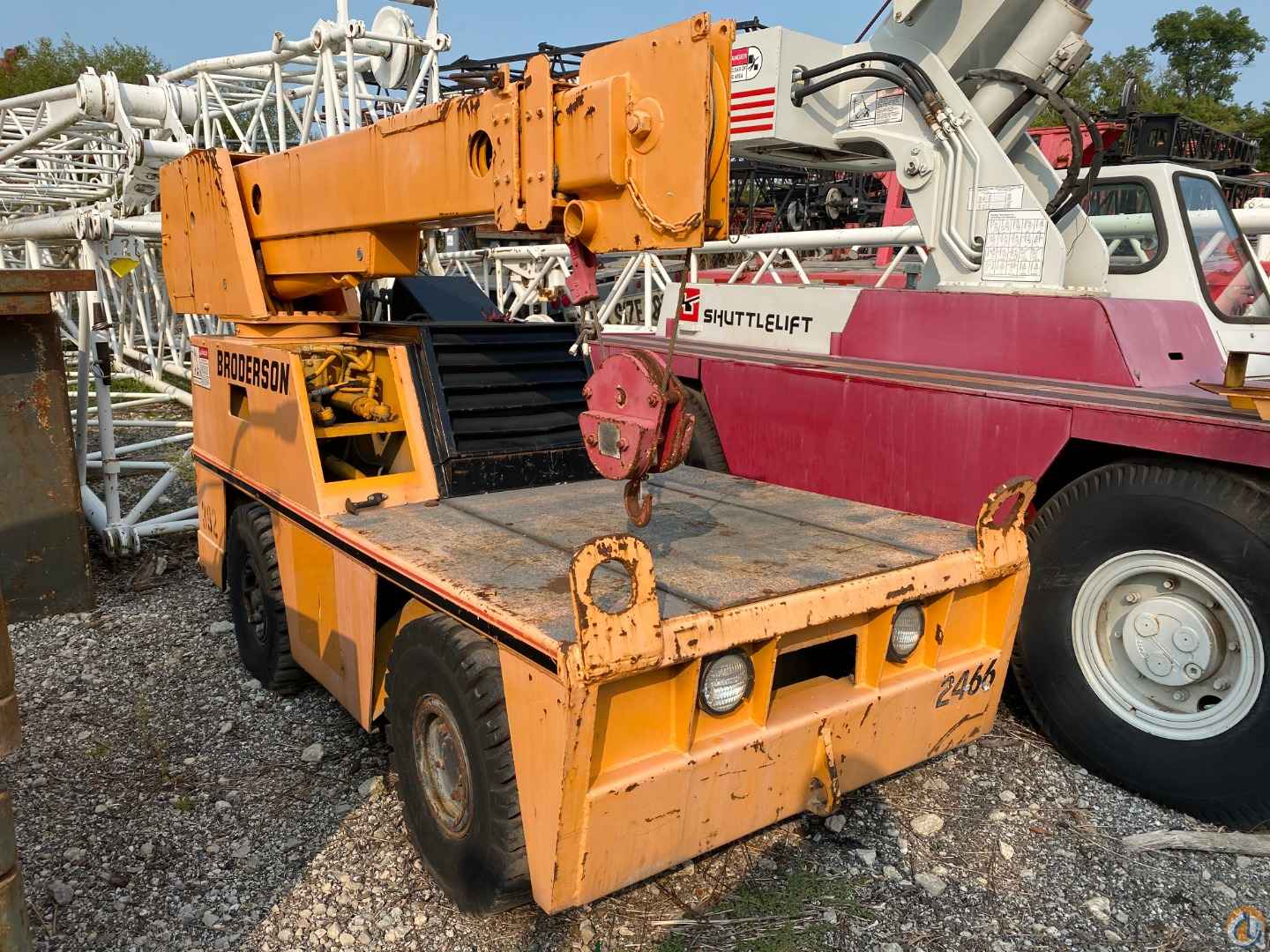 Broderson IC20-1A 2.5 ton Carry deck crane