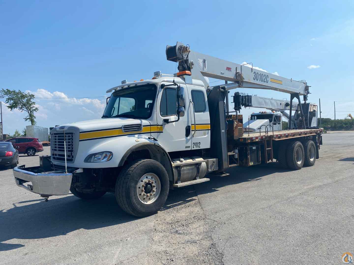 2009 Manitex 30102C 30 ton on a Freightliner