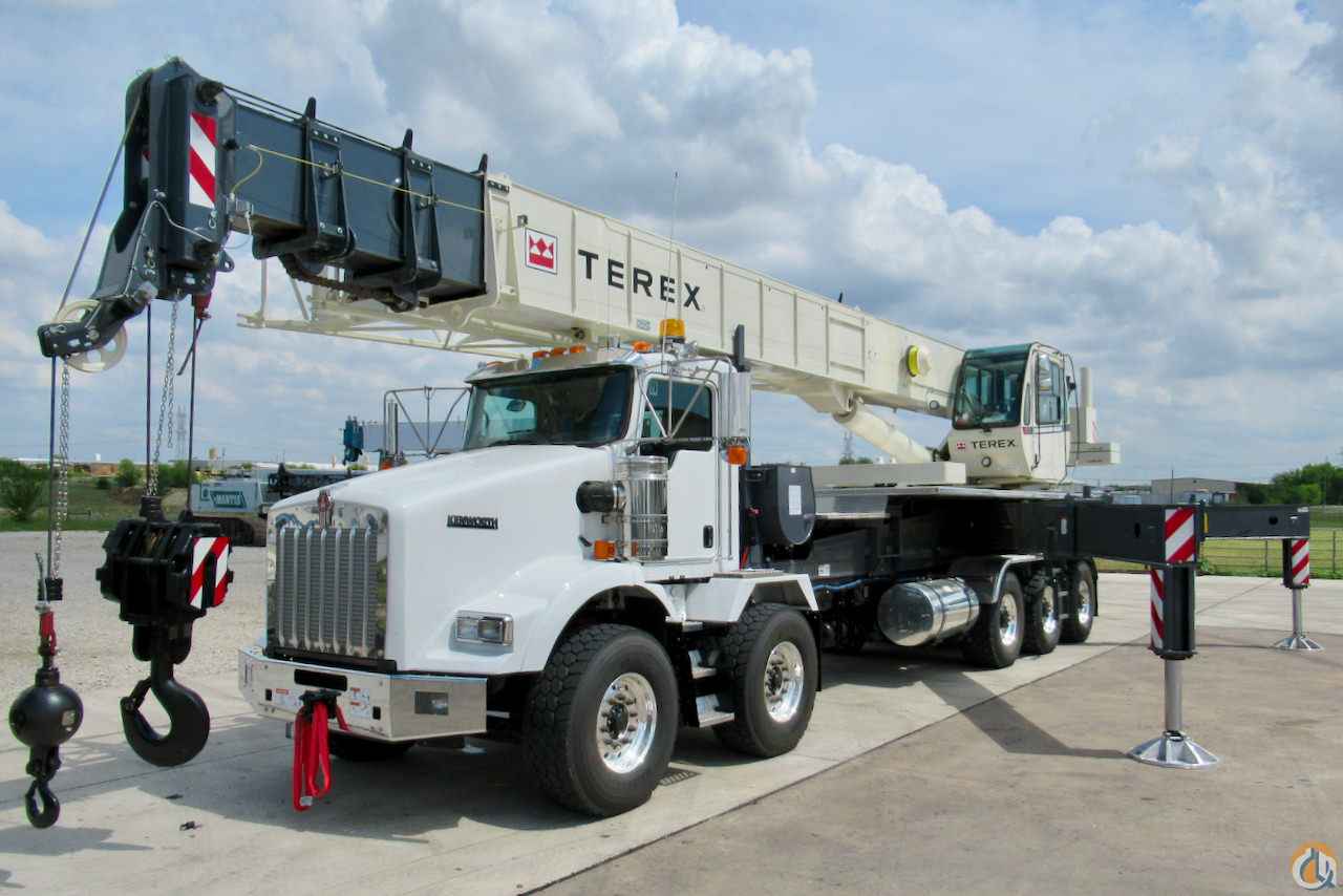 Used 2018 Terex Crossover 6000 boom truck on Kenworth T800 chassis