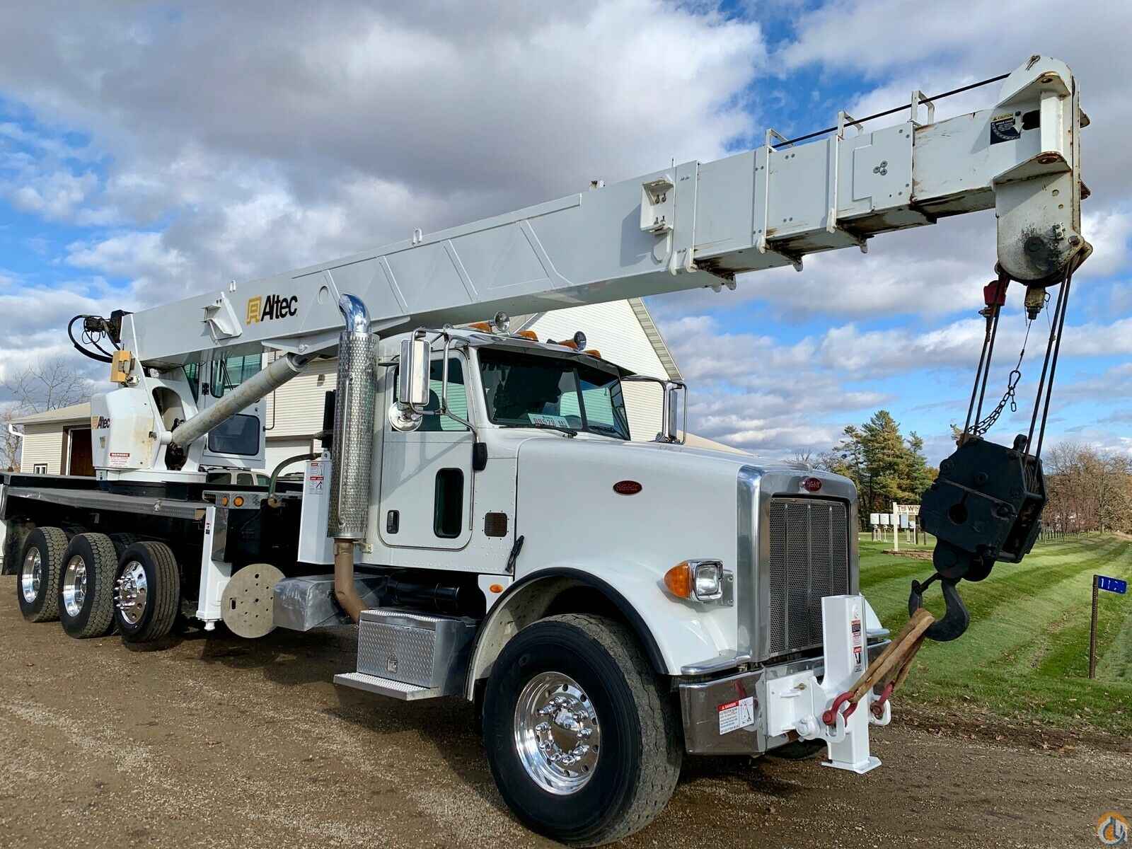 2009 Altec AC38-127S