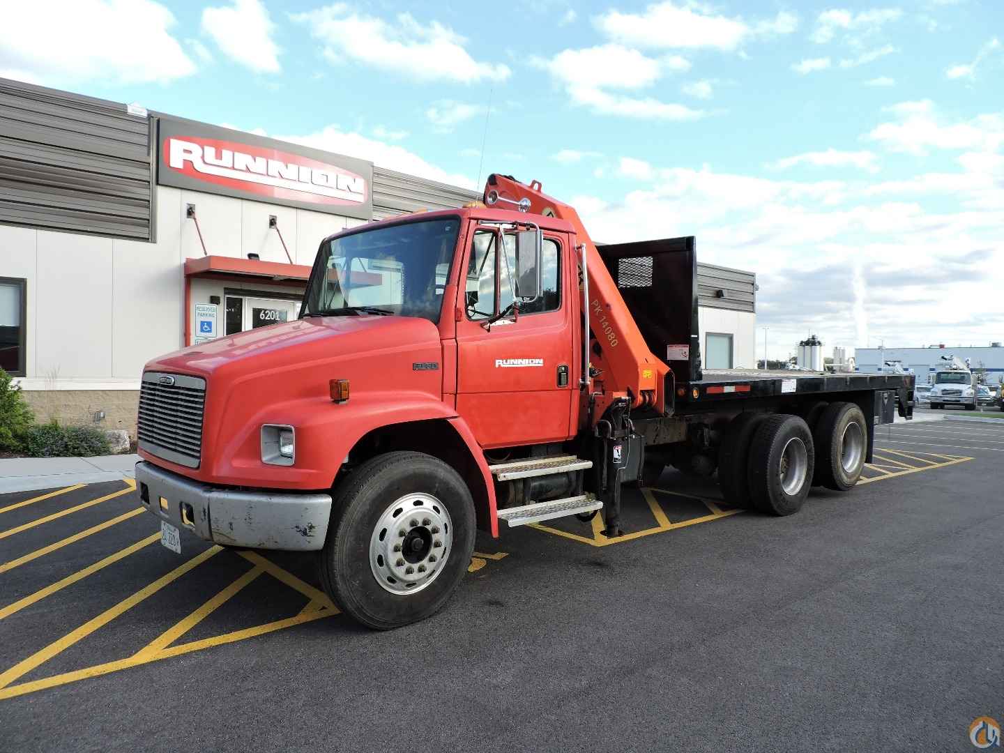 Palfinger PK14080 mounted on a 2001 Freightliner FL080