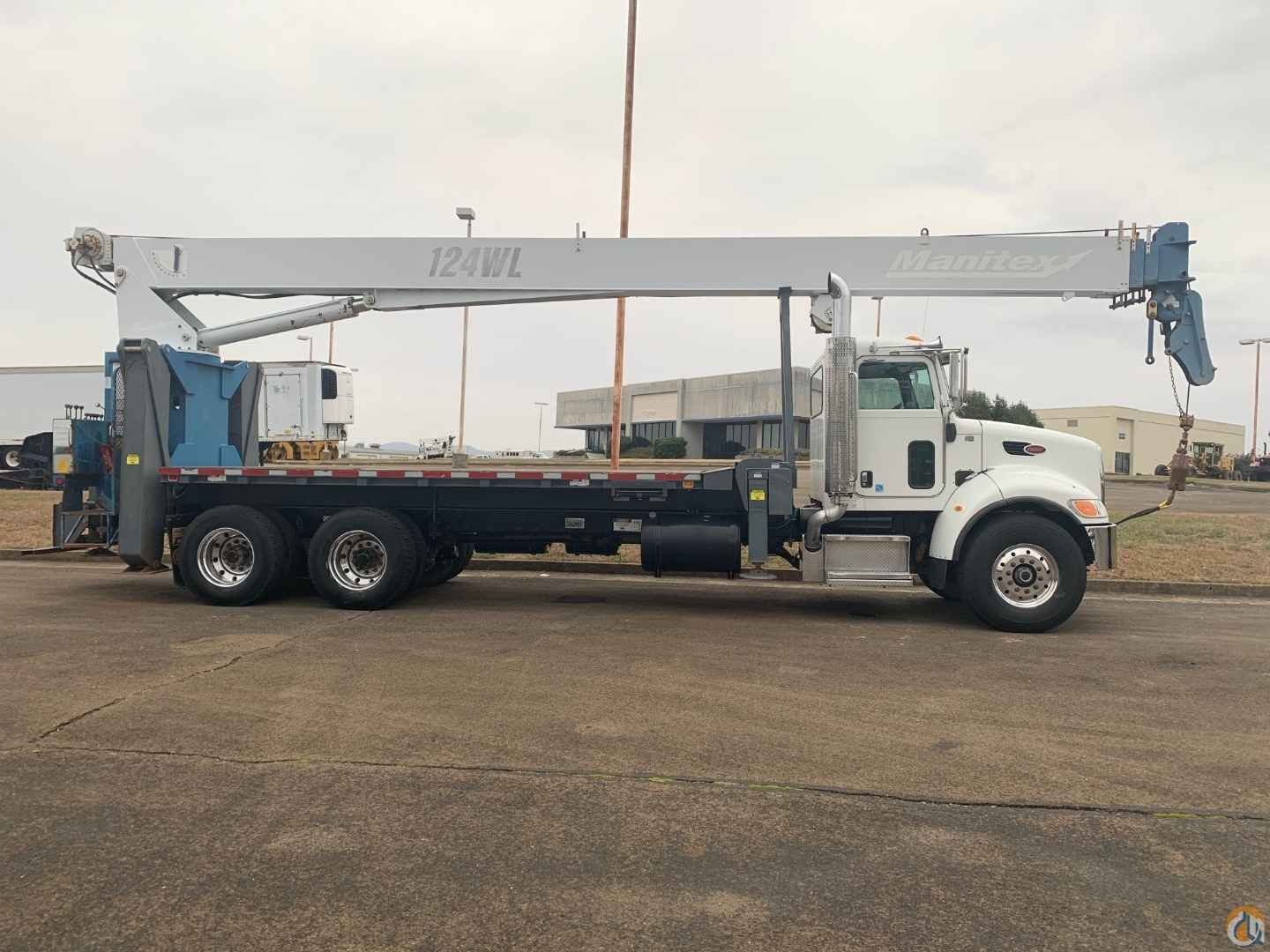 Manitex 30124WL Crane on 2008 Peterbilt 340
