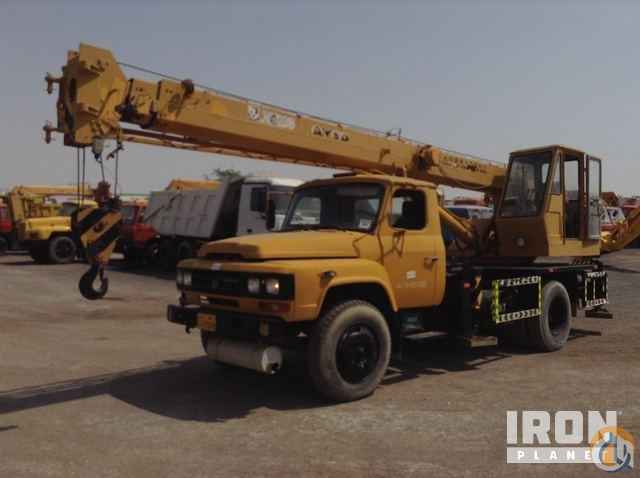 2005 XCMG QY8D Hydraulic Truck Crane