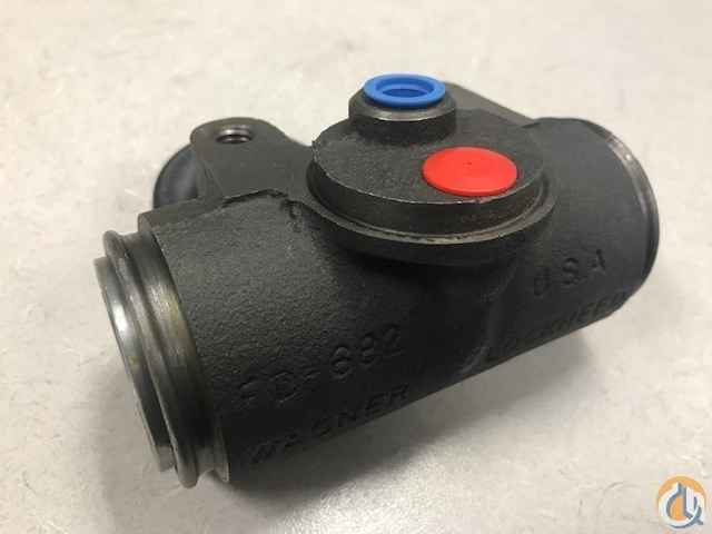 38Z226 Terex Cylinder