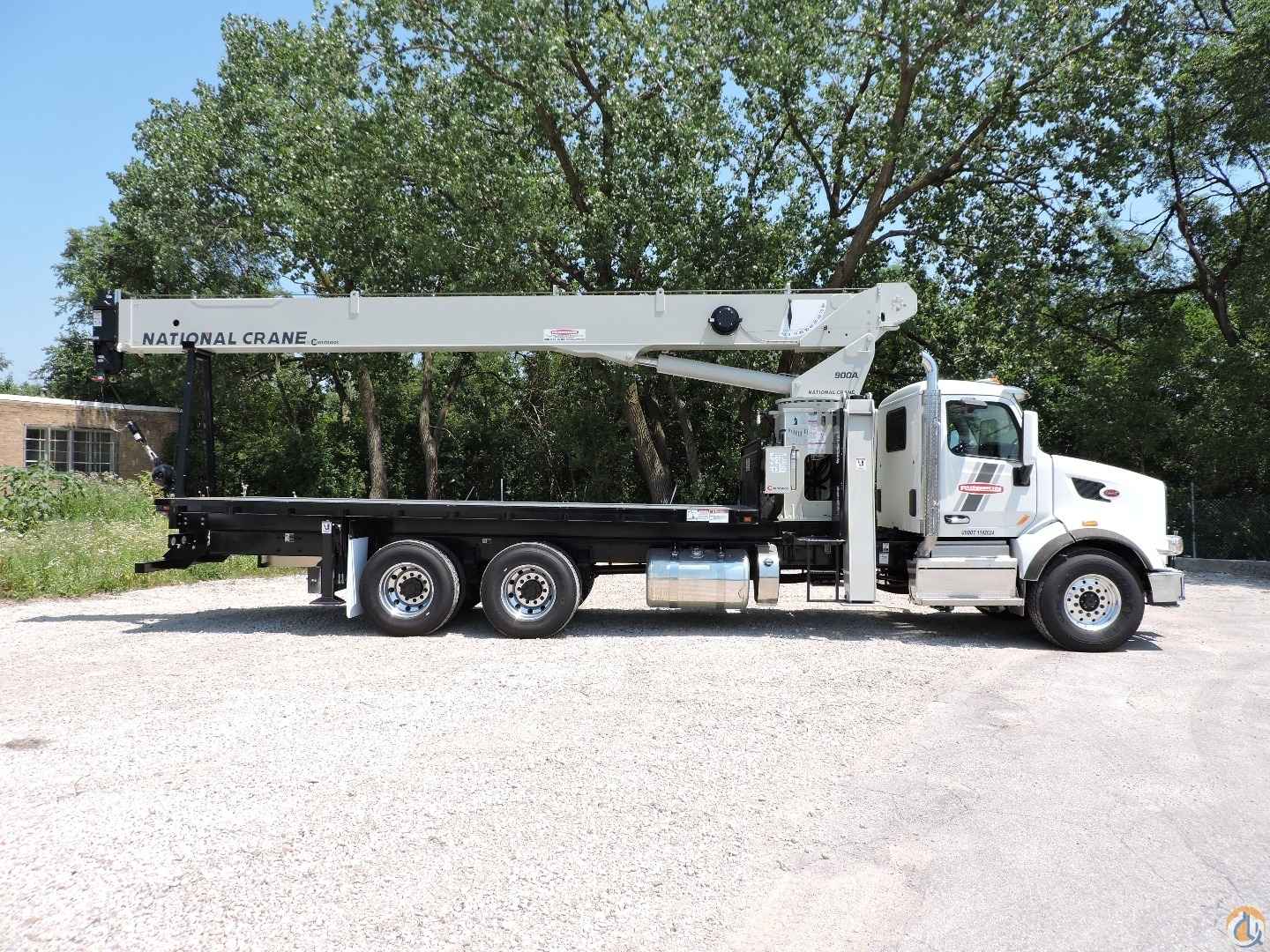 National 8100D, 2019 Peterbilt 567