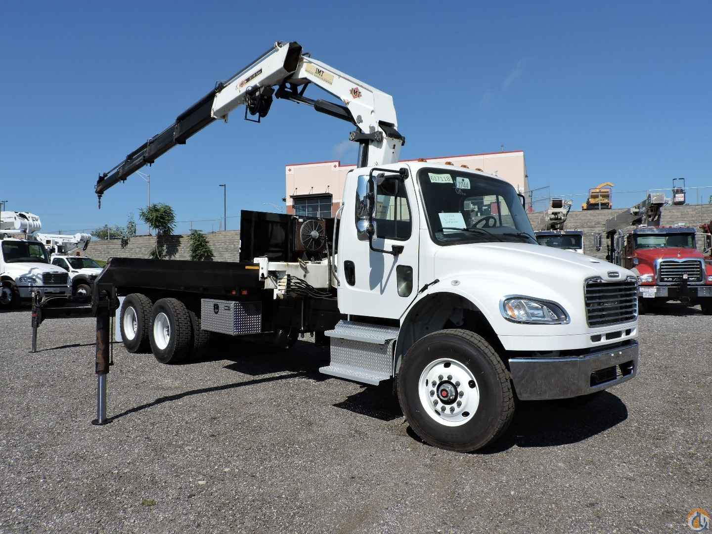 IMT 28/198K4, mounted on a 2020 Freightliner M2-106