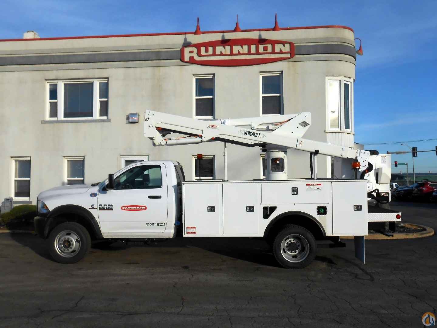 SST-40 EIH, 2017 Dodge 5500 4x4 diesel