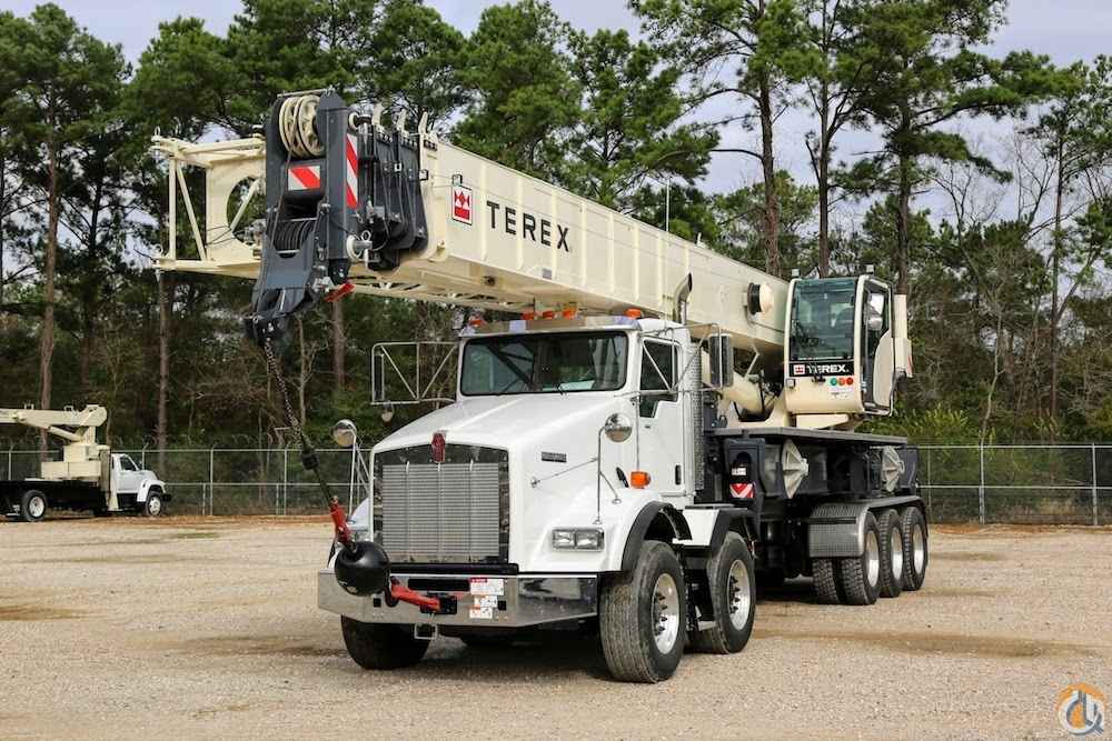 New Terex Crossover 8000 boom truck mounted to 2019 Kenworth T800 chassis
