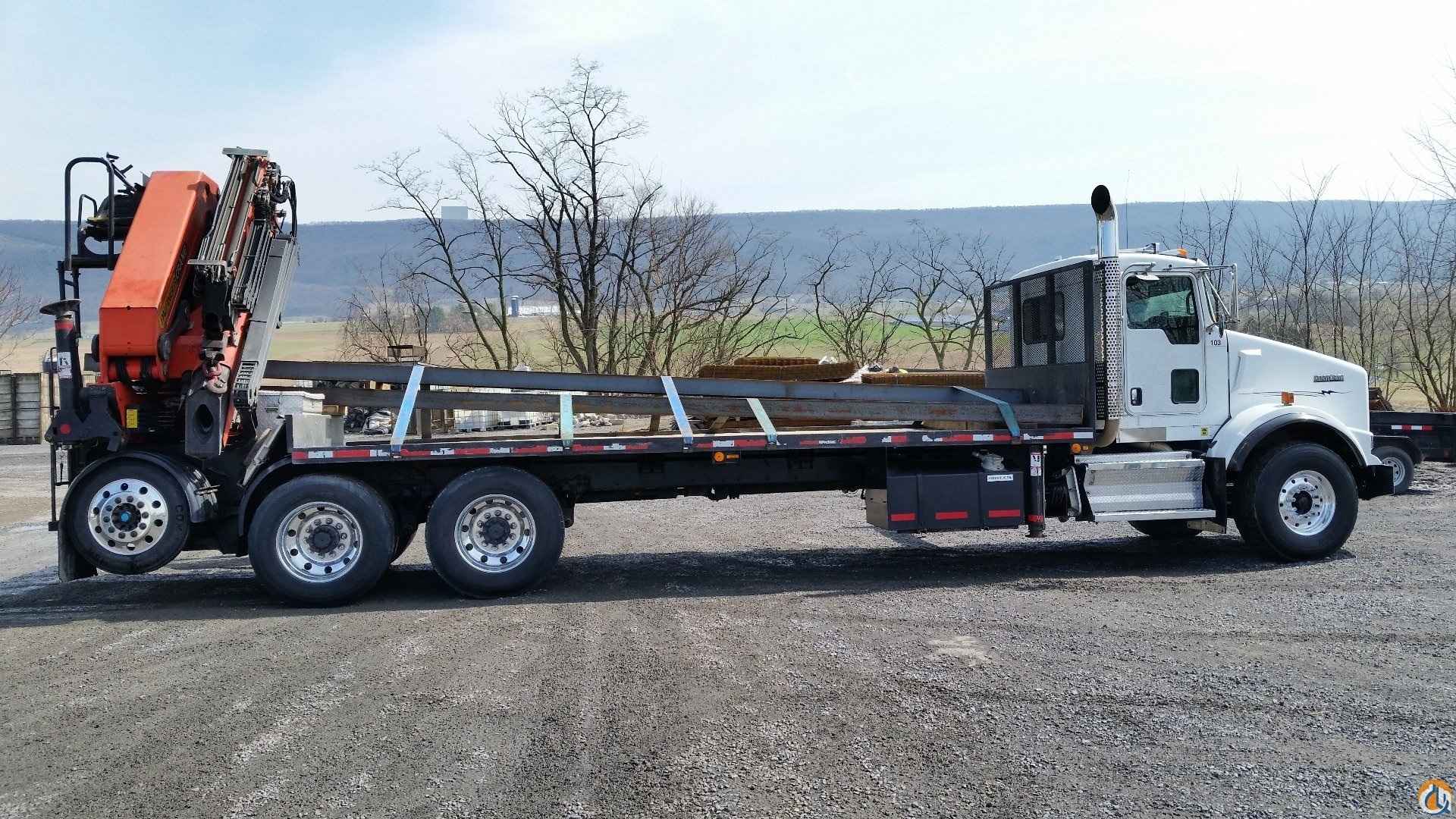 2009 Kenworth with Palfinger PK44000 crane