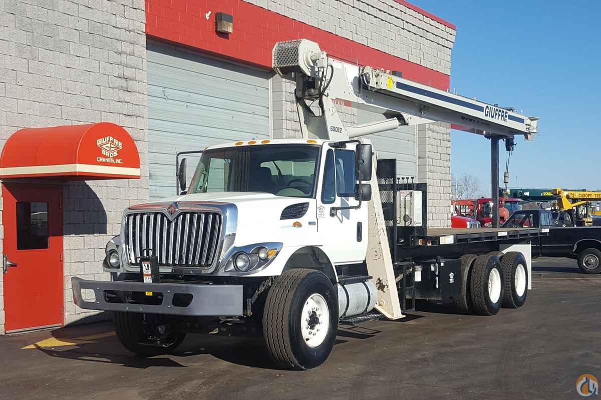 LIGHTLY USED 2012 20 TON NATIONAL - 90' BOOM!