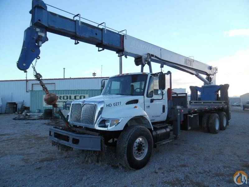 2007 Manitex 102WL Mounted on a International 9500