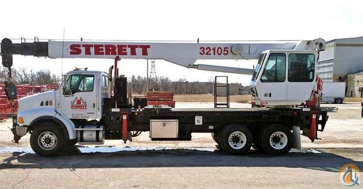 ELLIOTT 32105R BOOM TRUCK