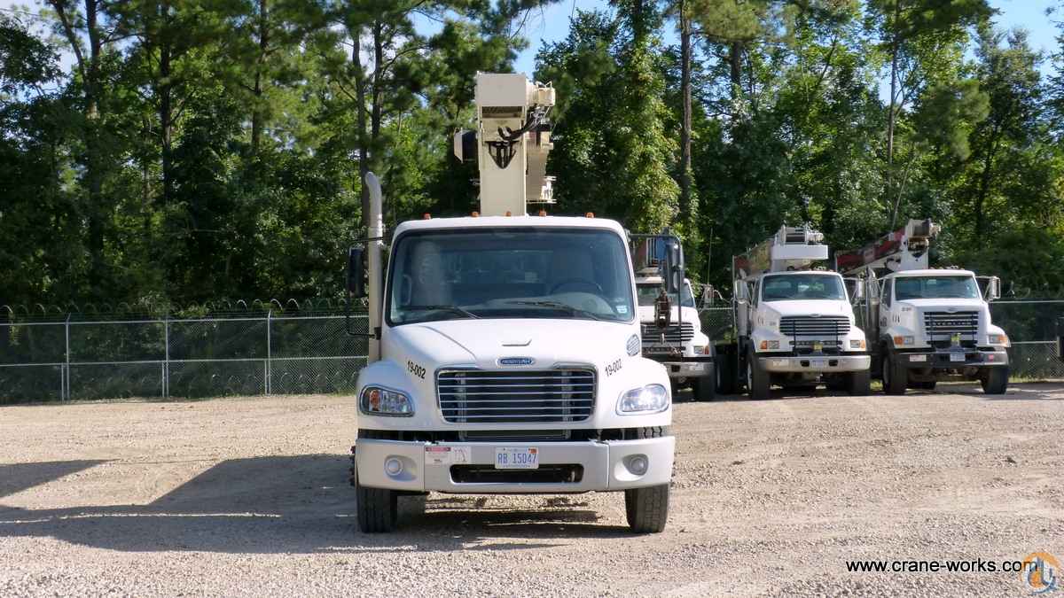 2015 Freightliner M2106