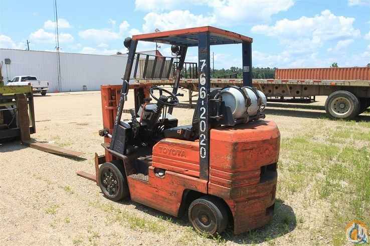 TOYOTA 5FGC25 FORKLIFT