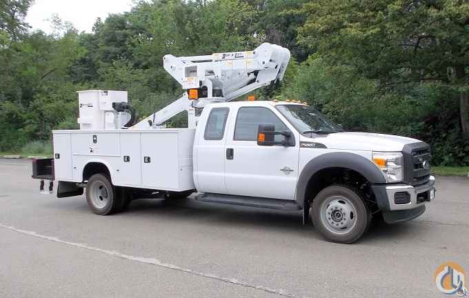 Dur-A-Lift DTAX-39 insulated bucket truck