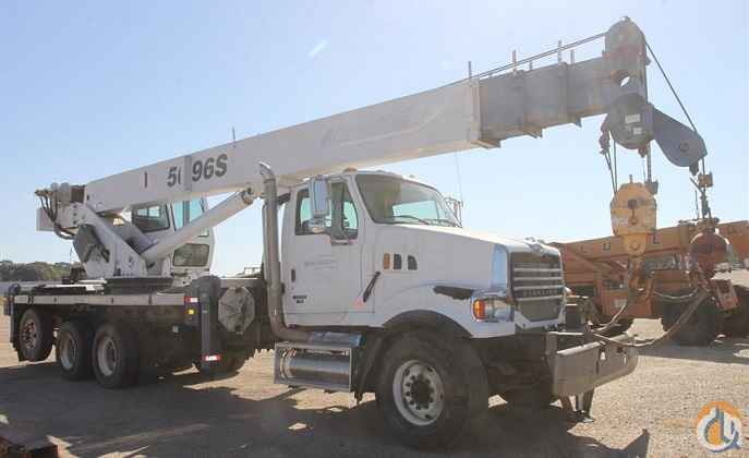 2009 Manitex Truck Crane