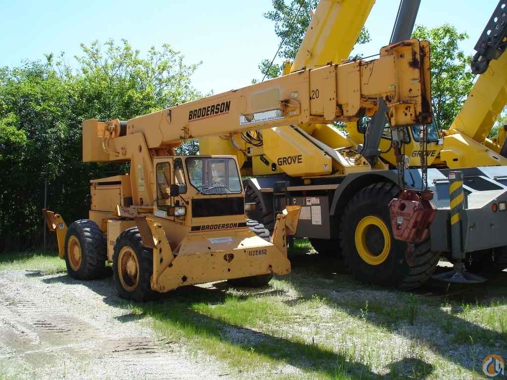 2001 Broderson RT-300-2B