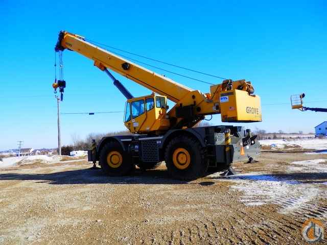 2011 Grove RT880E