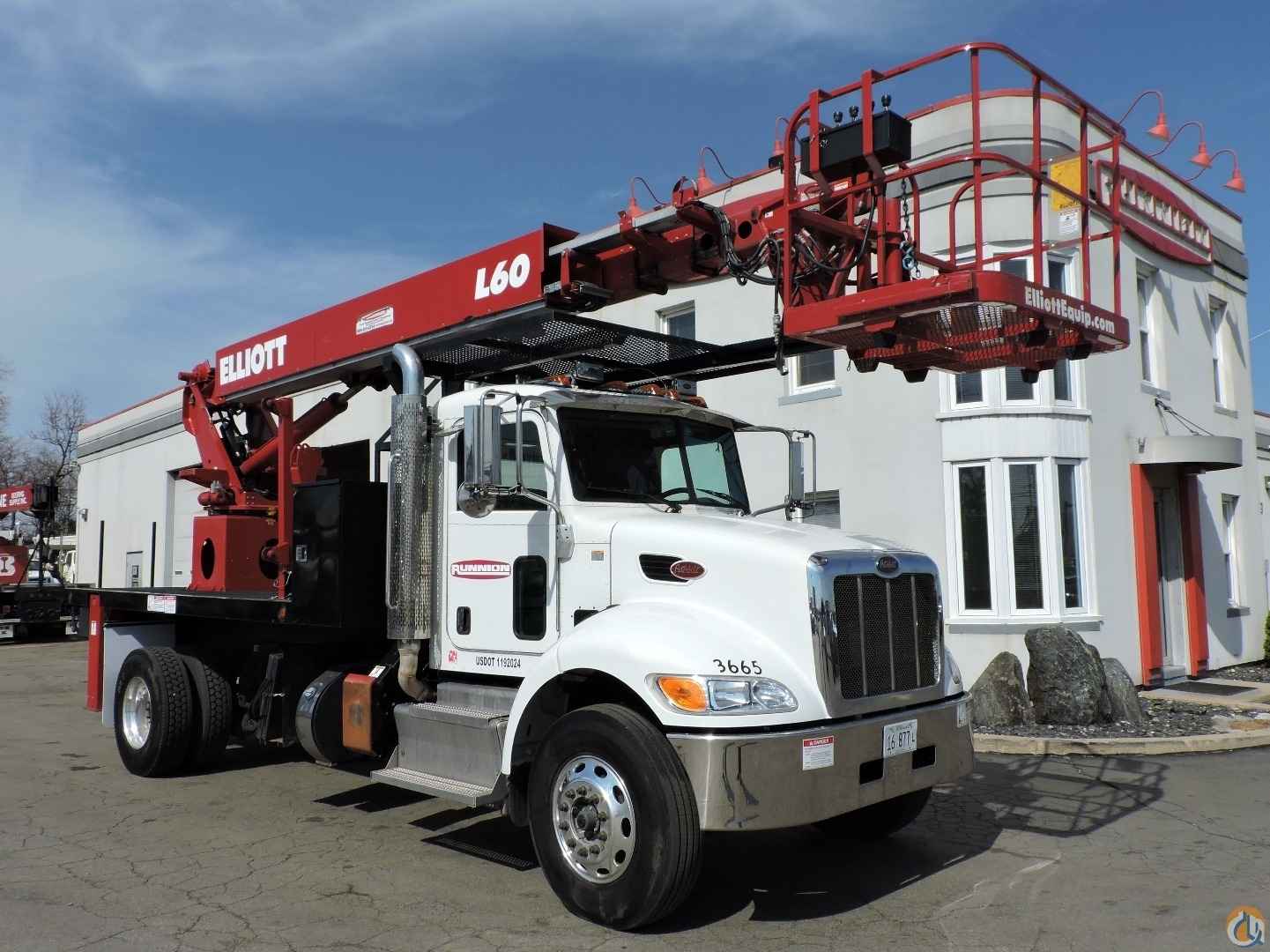 ELLIOTT L60R, 62' working height, 5,900lbs crane on 2014 Peterbilt 367 truck with Auto transmission.