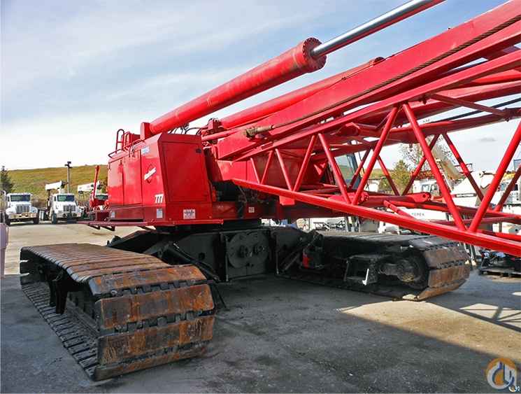 2001 200-Ton Manitowoc 777 Series 2 Crawler
