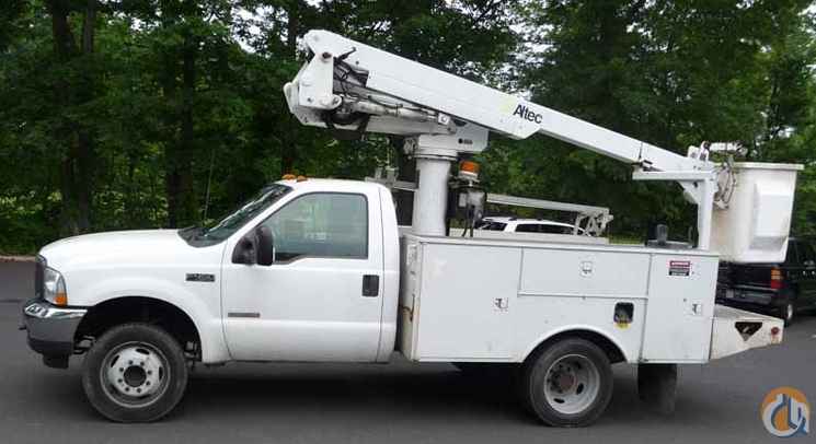 2004 Altec AT235