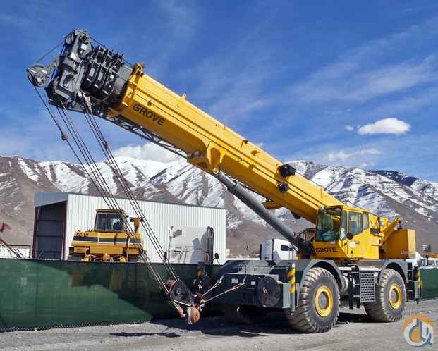 2005 Grove RT890E