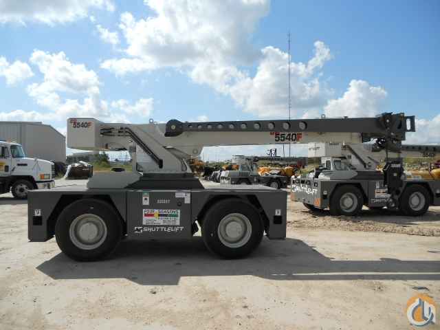 Shuttlelift 5540 Carry Deck Industrial Crane For Sale