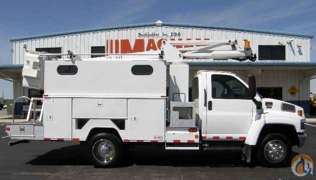 2007 GMC C4500 ETI 35' Bucket Walk In Service Bed
