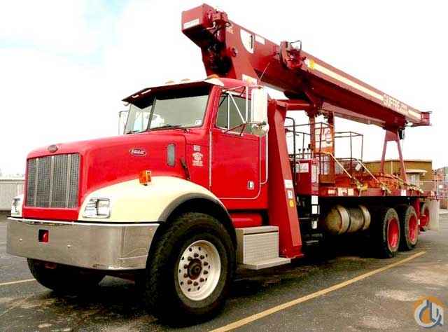23.5 TON TEREX BT4792 2004 PETERBILT 330
