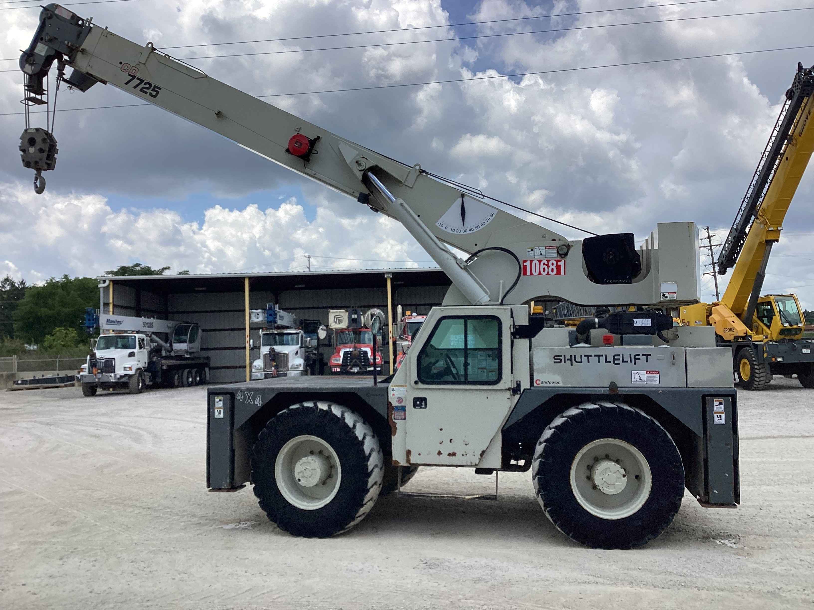 2013 Shuttlelift 7725