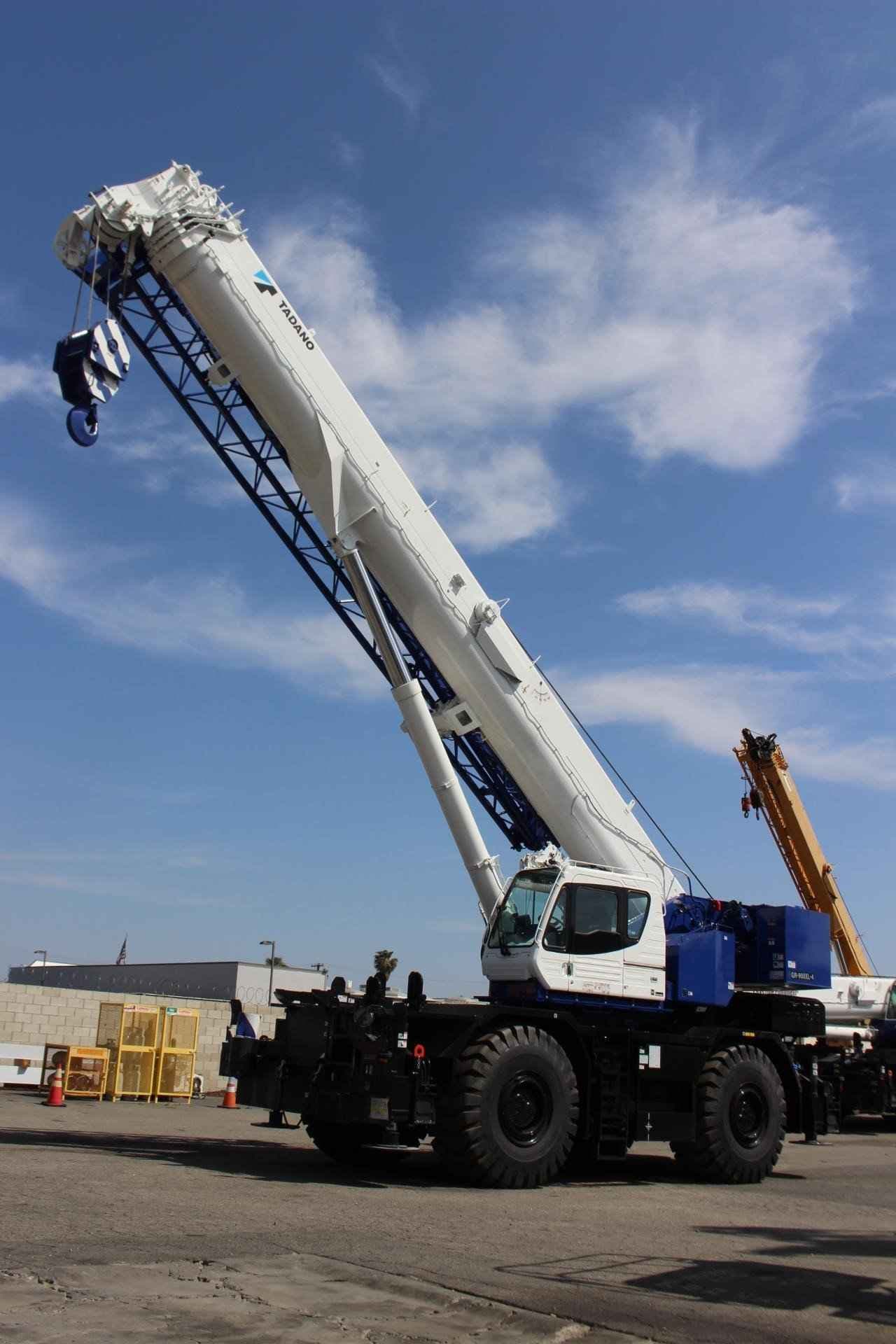 2023 TADANO GR-900XLL-4