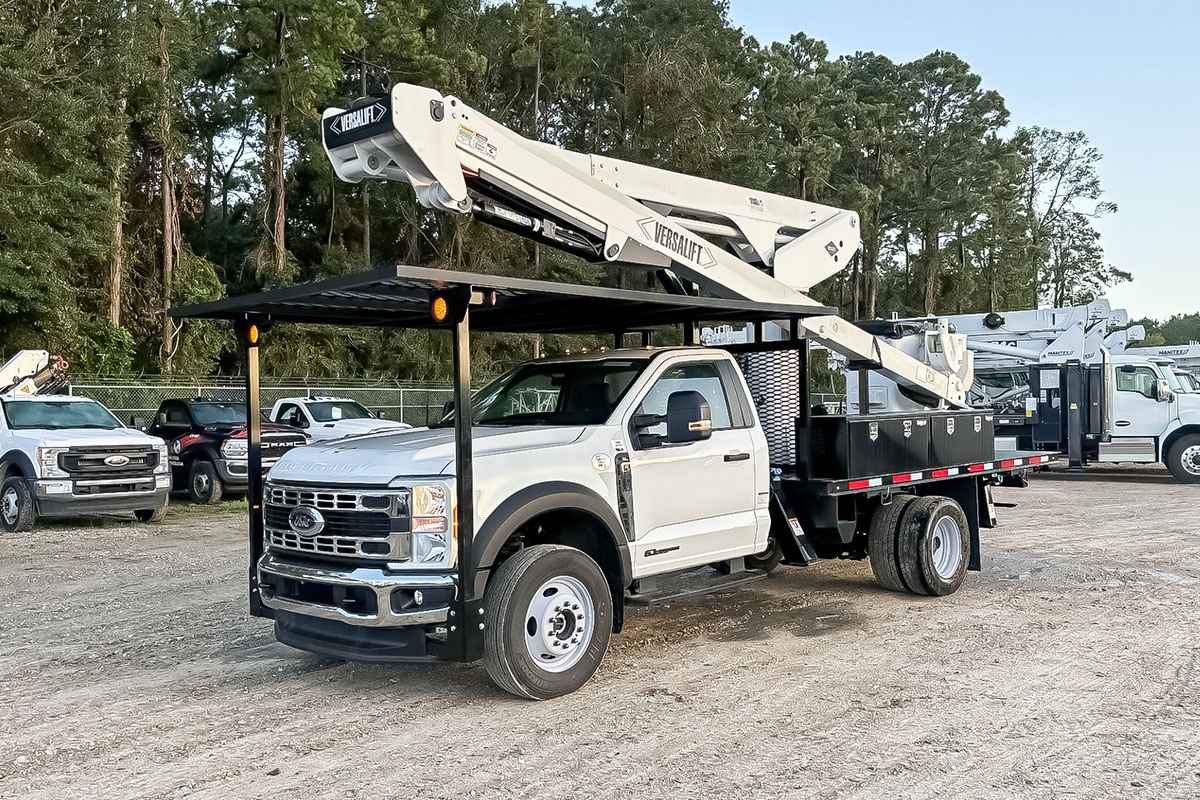 2023 VERSALIFT VST-52-MHI