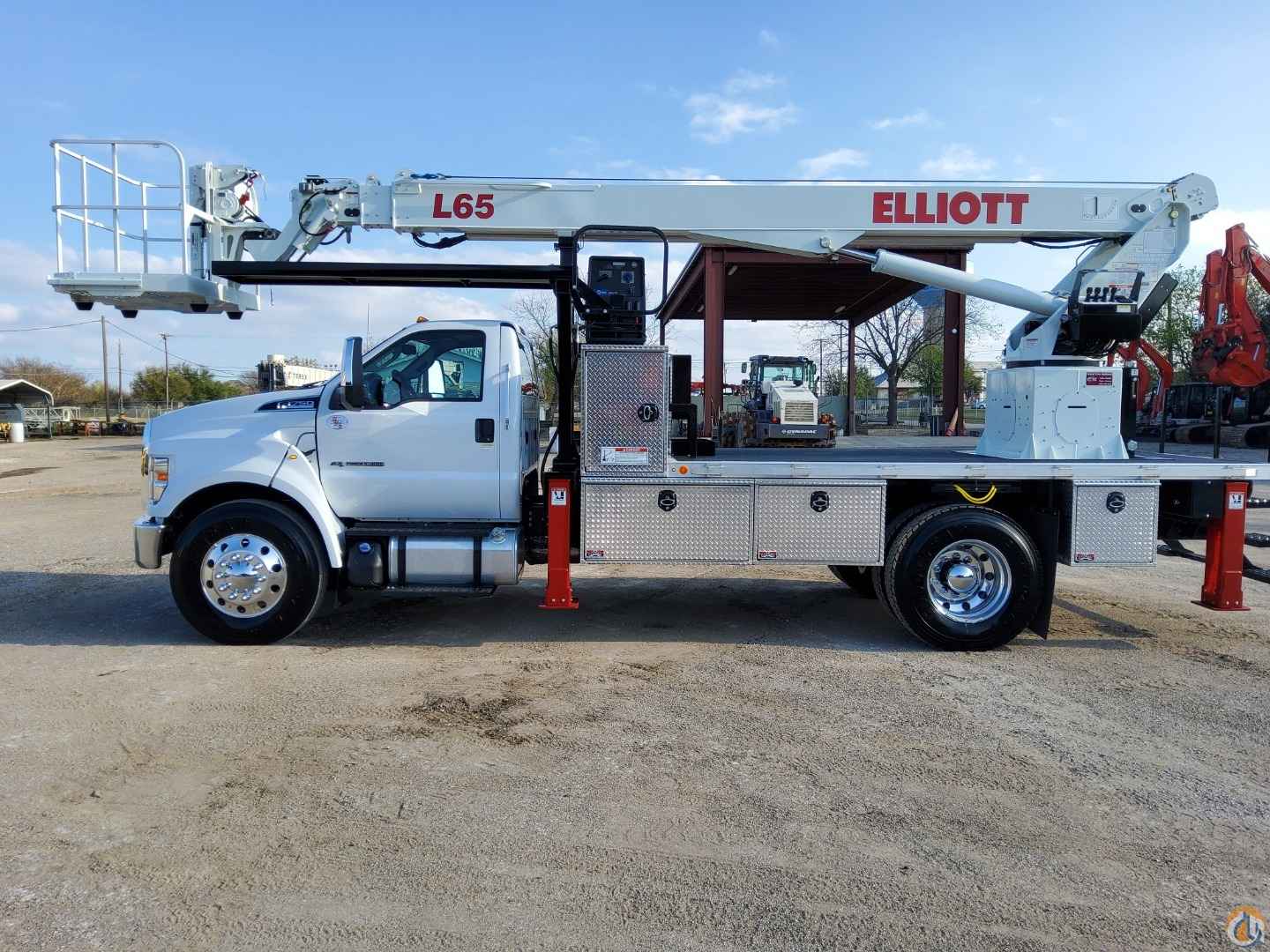 2022 Elliott L65R