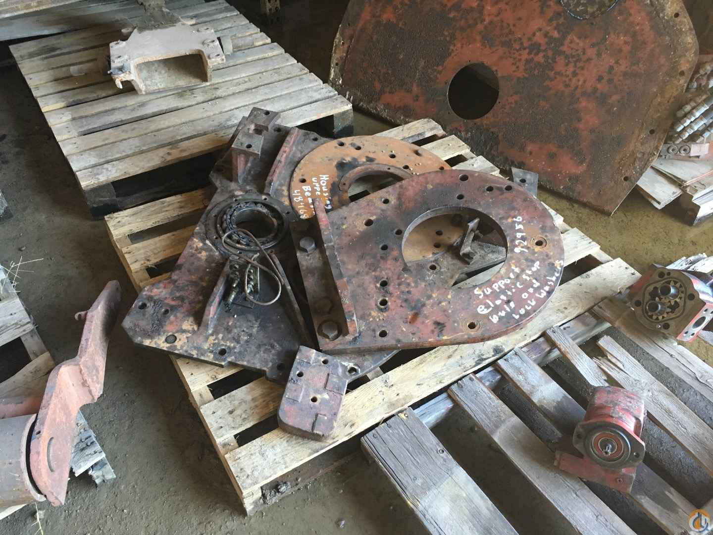 MANITOWOC 92955 Lock Support