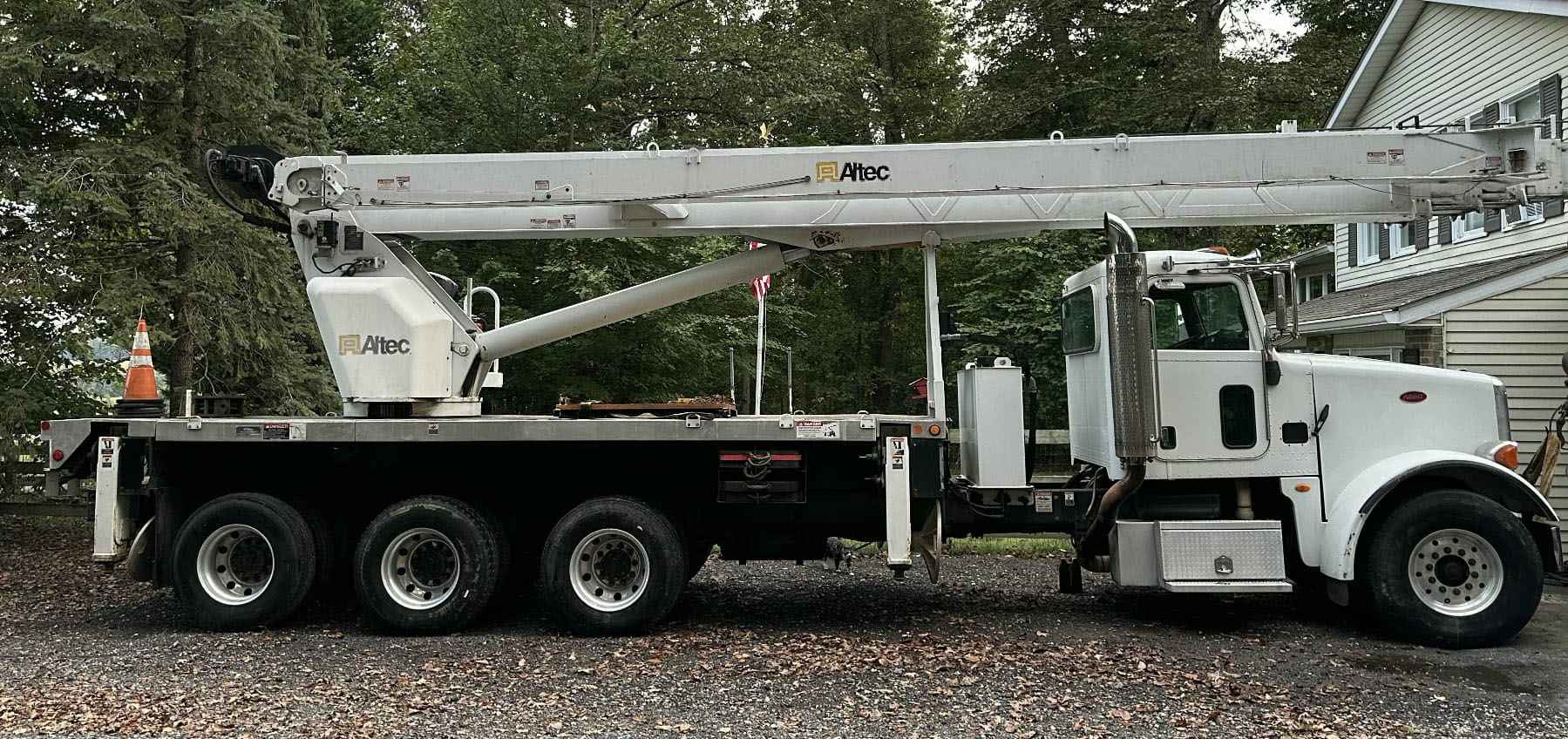 2010 Altec AC38-127S